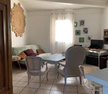 Monteleger Apartment | Petit appart