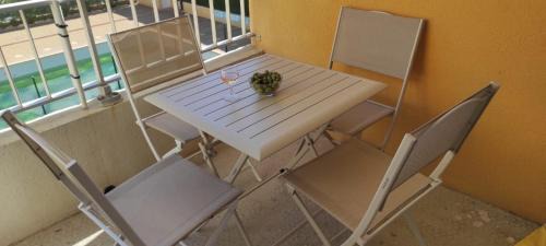 Port Rive Gauche Apartment | Petit appart sympa clim piscine balcon