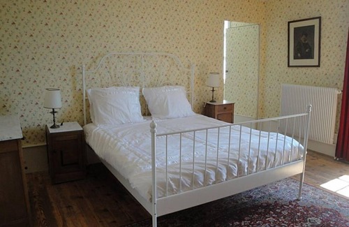 Raincourt Bed & Breakfast | Petit Château Armand Bourgoin B & B