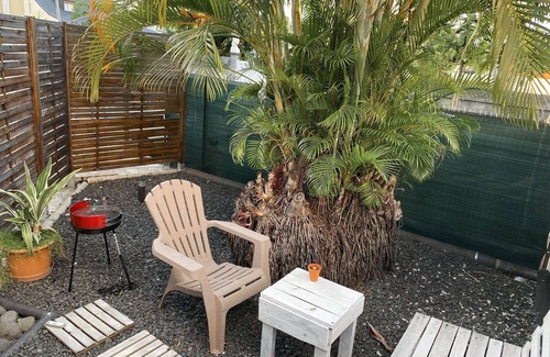 Belcourt House | Petit-Chalet - garden - mezzanine - 5 min from Jarry - close to shops