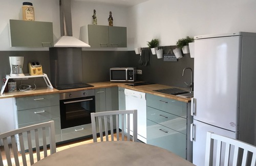 Plouneour-Trez House | Petite Maison en Pierres Entre Terre et mer