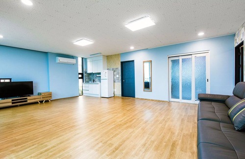 Downtown House | Petit Jeju Victor