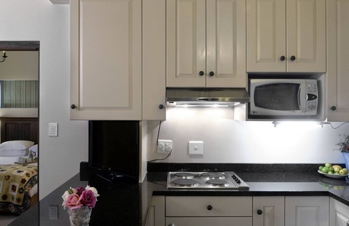 Franschhoek Cottage | Petit Plaisir! Romantic Garden Cottage With Beautiful Mountain Views