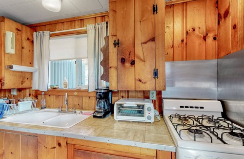 South Dennis House | Petite beach home overlooking Follins Pond w/central A/C and private gas grill