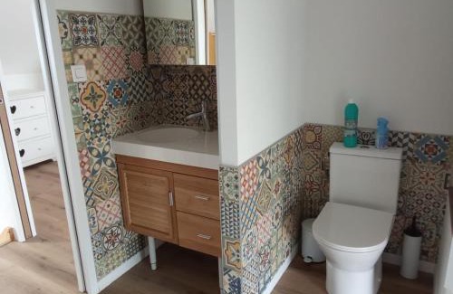 Brehand House | Petite maison de campagne avec poêle à bois, 20 mn des plages