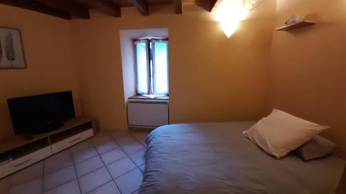 Virieu-le-Grand House | Petite maison de village située entre lacs, cascades et montagnes