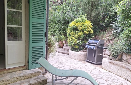 Cogolin House | Petite Maison en rez de Chaussée Indépendante et Calme Dans Proptiété Sécurisée