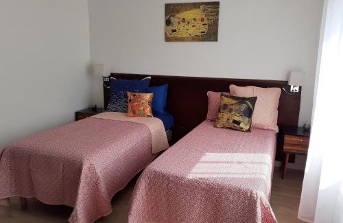 Luneville House | Petite maison rénovée proche centre Lunéville, jardin, barbecue, parking privatif, à 30 min de Nancy - FR-1-584-180