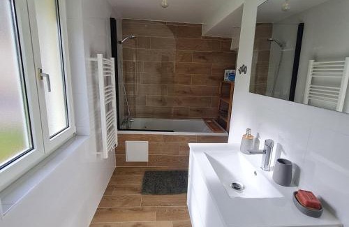 Luneville House | Petite maison rénovée proche centre Lunéville, jardin, barbecue, parking privatif, à 30 min de Nancy - FR-1-584-180