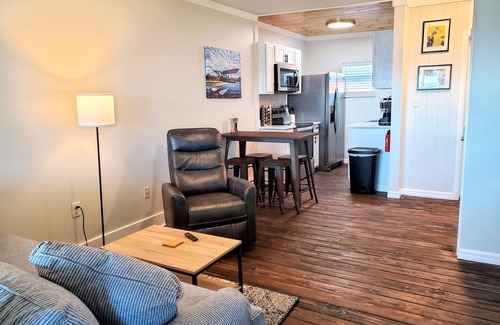 Tavares House | PETS STAY FREE Camp St. Cabanas on Lake Dora Unit 2