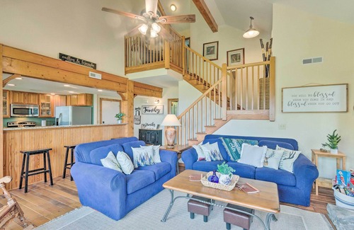 Mountain Air Apartment | Pets Welcome: Quaint Blue Ridge Mountain Getaway!