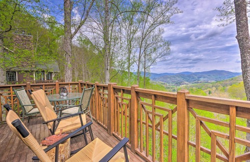 Mountain Air Apartment | Pets Welcome: Quaint Blue Ridge Mountain Getaway!