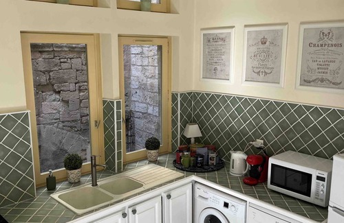 Pezenas Apartment | Pezenas apartment - elegant & spacious with charming terrace in historic centre