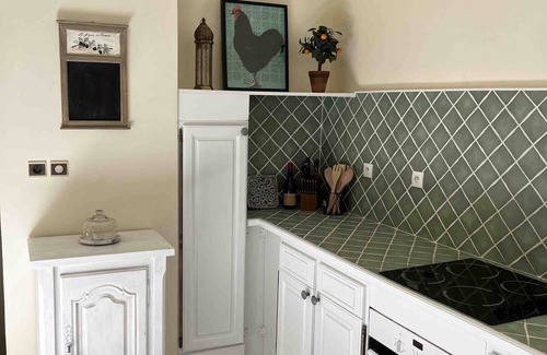 Pezenas Apartment | Pezenas apartment - elegant & spacious with charming terrace in historic centre