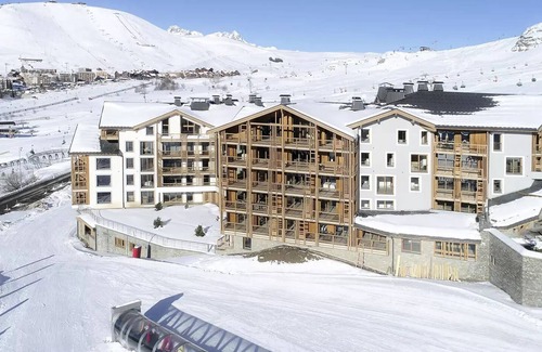 Huez Apartment | PHOB28 Apartment in a residence with swimming pool sauna gym