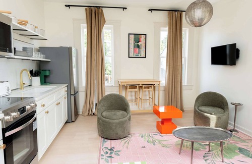 East Market District Apartment | Phoenix – Cozy, Charming Hideaway in Louisville