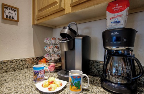 Pinnacle Hill House | Phoenix-Glendale Resort-Style Retreat. Saltwater Pool & Spa, walk to hiking.