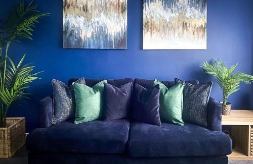 Luton House | Phoenix House - 2 Double Bedroom House - Business and Corporate Travellers