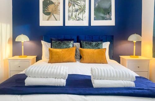 Luton House | Phoenix House - 2 Double Bedroom House - Business and Corporate Travellers