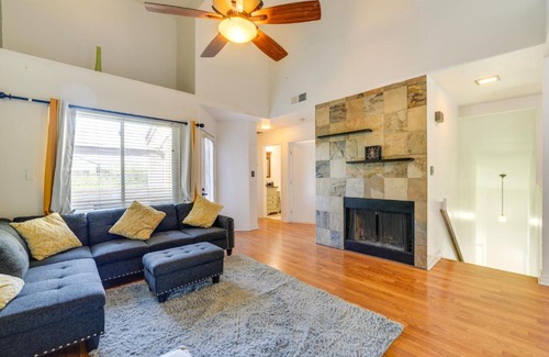 East Morningside House | Phoenix Townhome with Community Pool - Near Golf!