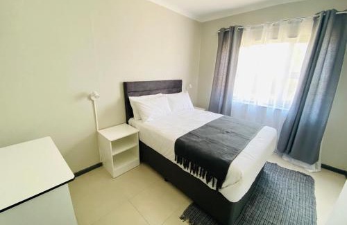 Melmoth Bed & Breakfast | Phola La Bed and Breakfast