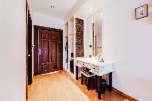 Old City Hotel | Phor Liang Meun Terracotta Arts