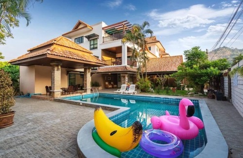 Talat Yai Villa | Phuket Seaview 3-Bedroom Pool Villa By Angel Pool Villa Phuket