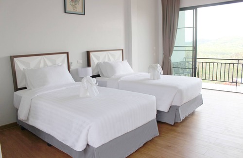 Pak Chong Hotel | Phurapee Pakchong