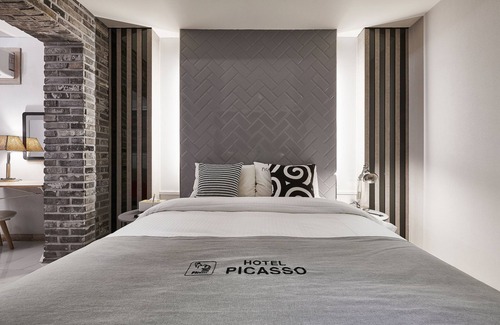 Donghae Hotel | Picasso Hotel