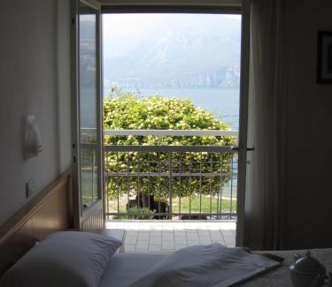 Magugnago Hotel | Piccolo Hotel Direkt am See