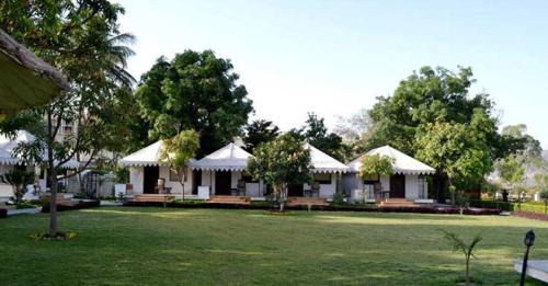 Udaipur District Resort | Pichola Vilas