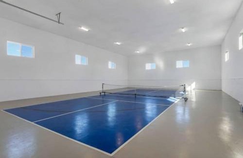Flagstaff House | Pickleball at 7000ft Private home with Court