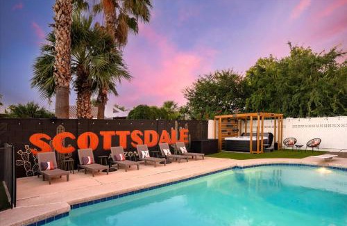 Paradise Valley Village House | Pickleball Court~ Hot Tub & Pool~ Mini Golf~Games