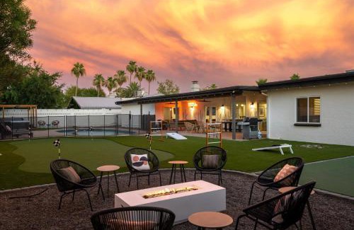 Paradise Valley Village House | Pickleball Court~ Hot Tub & Pool~ Mini Golf~Games
