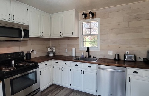 Morris Chapel House | Pickwick- Screened Patio ON Tennessee River 7th Nt FREE- Dogs Allowednn