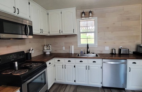 Morris Chapel House | Pickwick- Screened Patio ON Tennessee River 7th Nt FREE- Dogs Allowednn