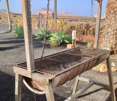 Tinajo Villa | Pico Partido villa heated pool