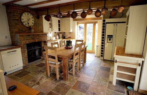 Lingfield Cottage | Picturesque 4 Bed Cottage Lingfield, Surrey