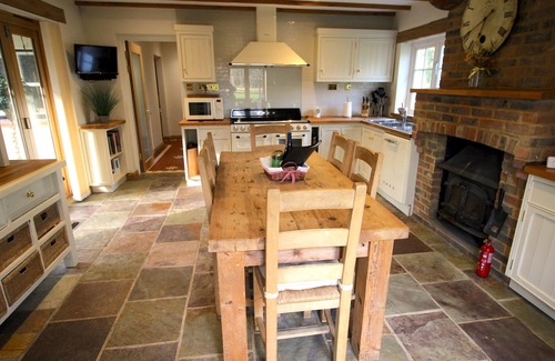 Lingfield Cottage | Picturesque 4 Bed Cottage Lingfield, Surrey