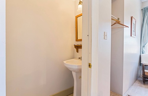 Limerick Apartment | Picturesque bed and breakfast, nestled in the foothills of the white mountains.