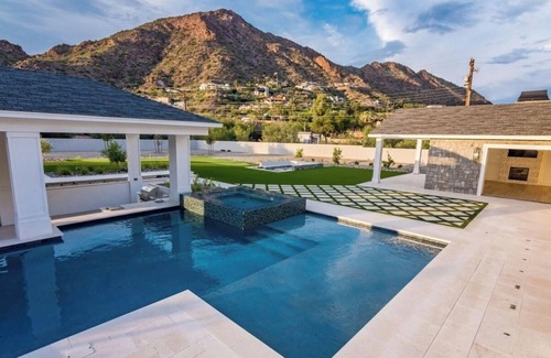 Camelback East House | Picturesque Camelback Mountain Views- Guest House Prívate Entrance