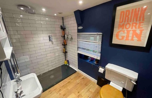 Nunney House | Picturesque cottage with hot tub, near Frome