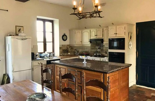 Pellegrue House | Picturesque Family/Golf Oasis: Pool, Snooker, View