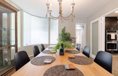 Studio City House | Picturesque Laurel Canyon Home w/Heated Pool/Spa