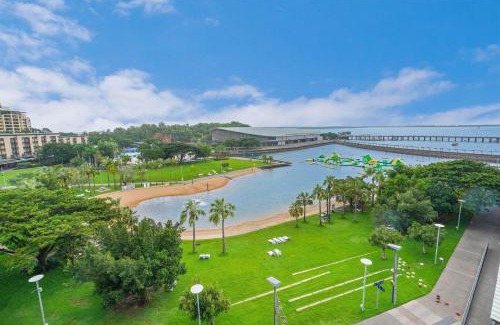 Darwin City Centre Apartment | Picturesque Waterfront Lagoon Views Top Lvl & BBQ