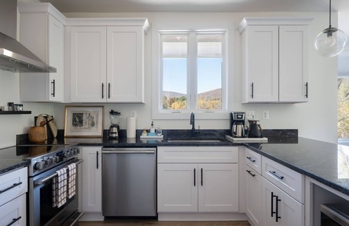 Wayland Park Apartment | Piedmont Place 304| Lux Vineyard & Brewery Getaway in the Heart of Crozet | Pet Friendly