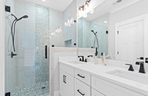 Ocean Isle Beach House | Pier 42 Vacations Brand New A Shell of a Time