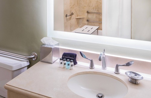 Inner Harbor Hotel | Pier 5 Hotel Baltimore