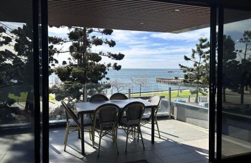 Geelong Apartment | PIER POINT 3 Bedroom Apartment with Bay Views on the Geelong Waterfront - 801