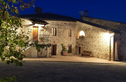 Casole d'Elsa Apartment | Piettorri Glicine In Casole d'elsa, Tuscany